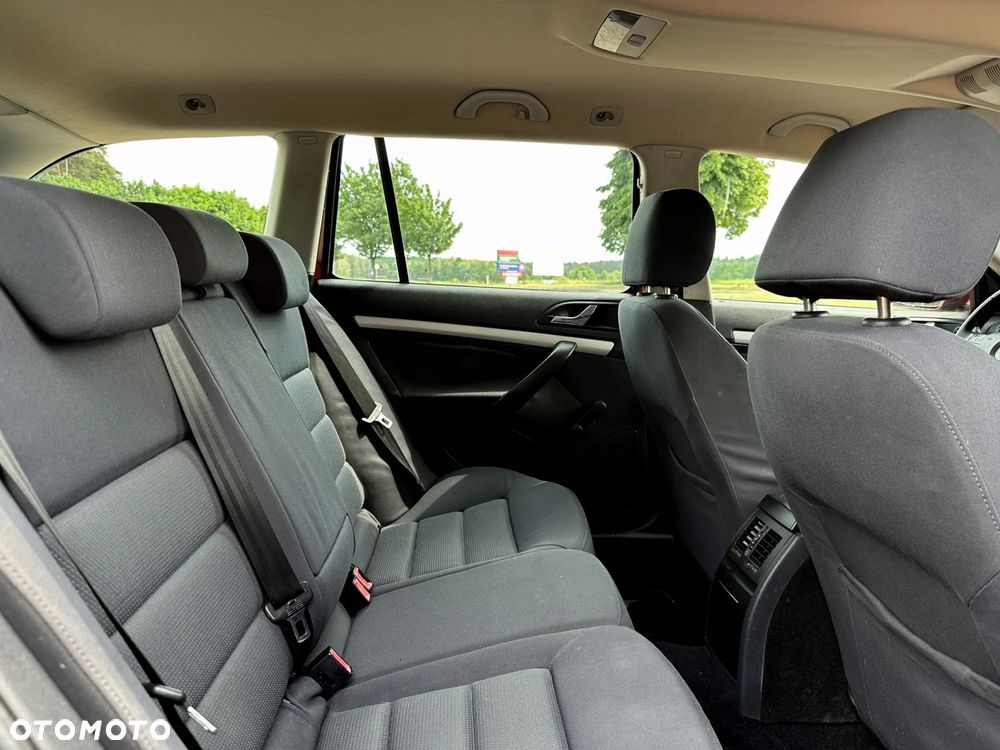 Skoda Octavia 1.6 Combi - 7
