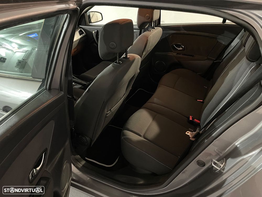 Renault Mégane Sport Tourer 1.5 dCi Comfort SS - 9