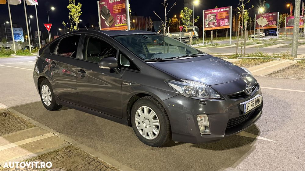 Toyota Prius - 3