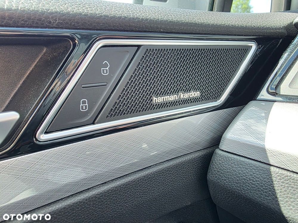 Volkswagen Passat - 12