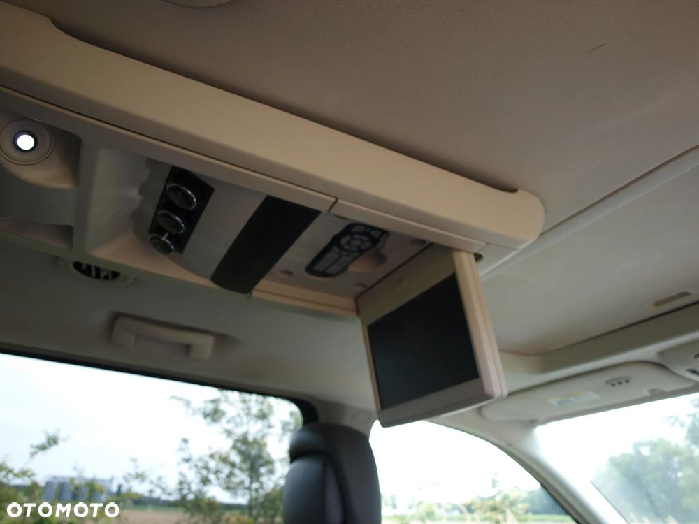 Volkswagen Routan - 20