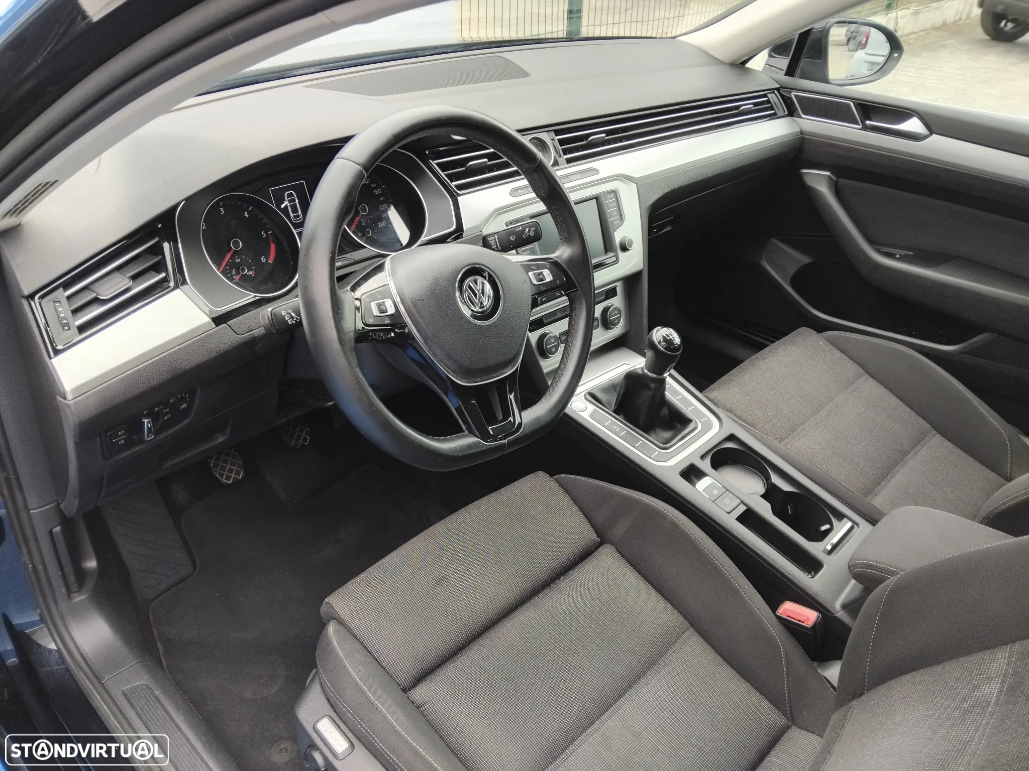 VW Passat 1.6 TDI BlueMotion - 6