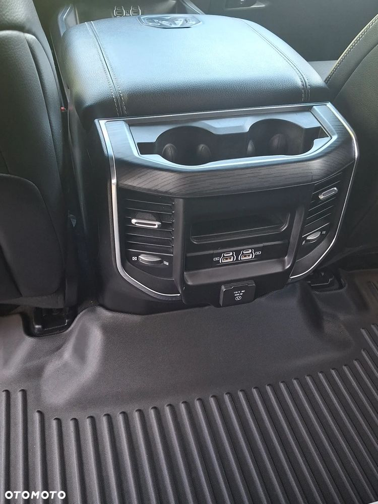 RAM 1500 Crew Cab Sport - 30
