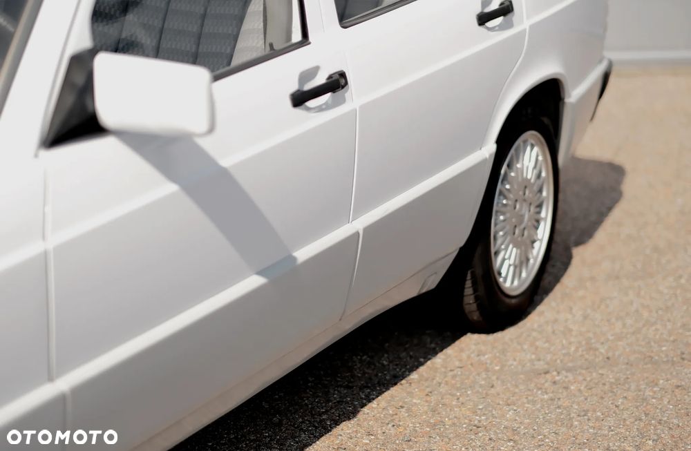Mercedes-Benz W201 (190) - 16