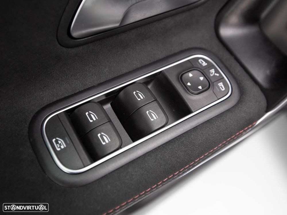 Mercedes-Benz A 250 e AMG Line - 14