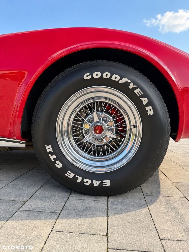 Chevrolet Corvette - 11