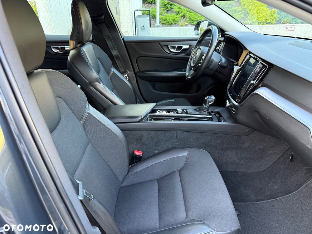 Volvo V60 D4 Momentum Pro - 14