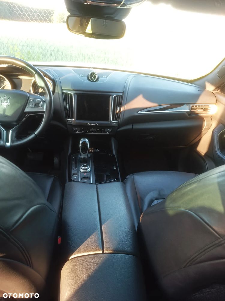 Maserati Levante Q4 - 3