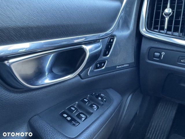 Volvo V90 Cross Country - 18