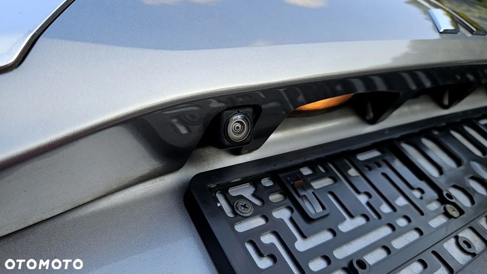 Mitsubishi Outlander 2.0 4WD Plug-In Hybrid - 16