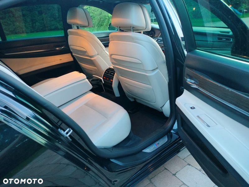 BMW Seria 7 740d - 19