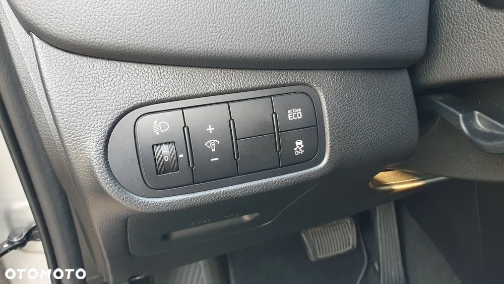 Kia Carens - 27