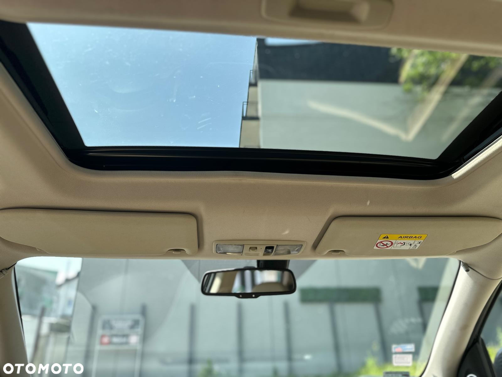Mitsubishi Outlander 2.0 Intense + Navi 4WD CVT - 18