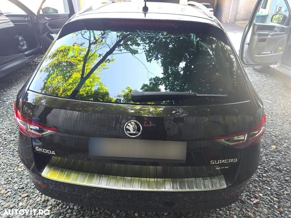 Skoda Superb 2.0 TDI DSG Ambition - 9