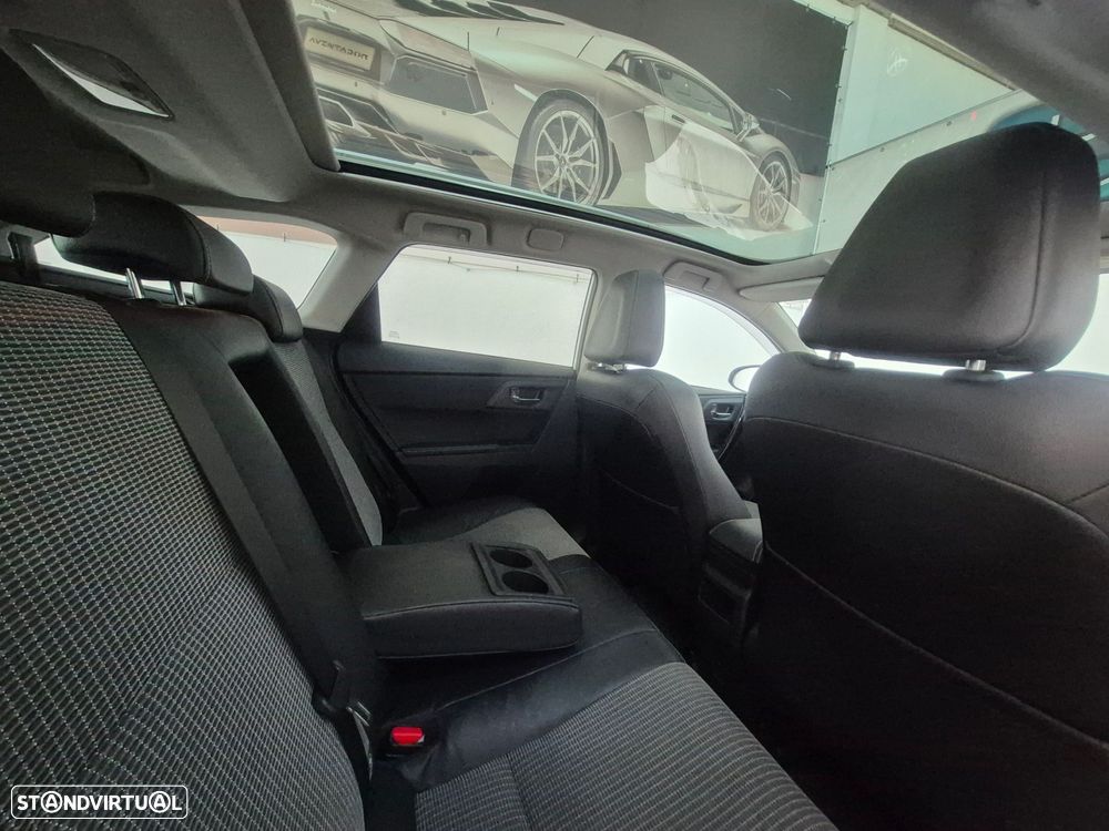 Toyota Auris Touring Sports 1.8 HSD Sport+Skyview +Navi - 25