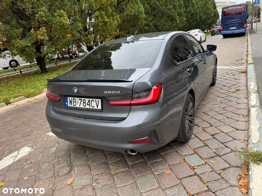BMW Seria 3 320d Sport Line - 4