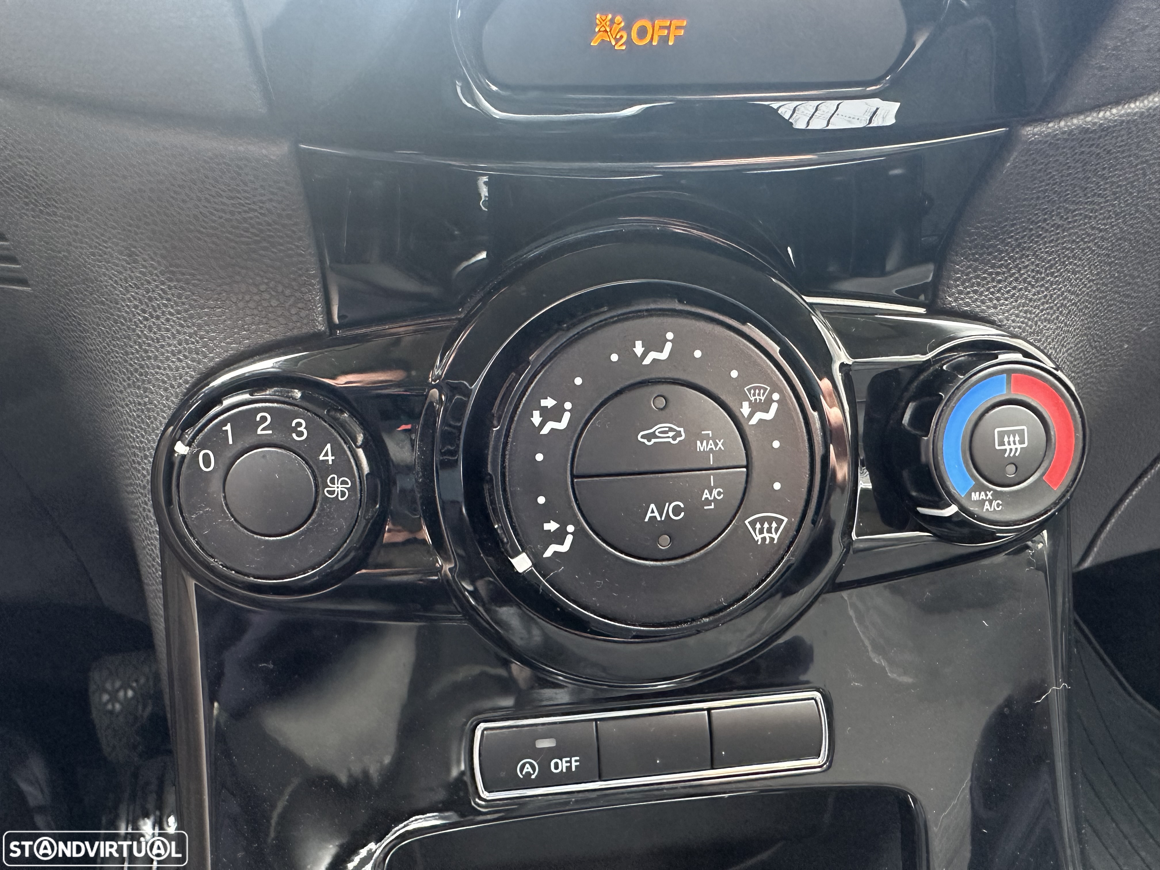 Ford Fiesta 1.0 T EcoBoost Titanium - 15