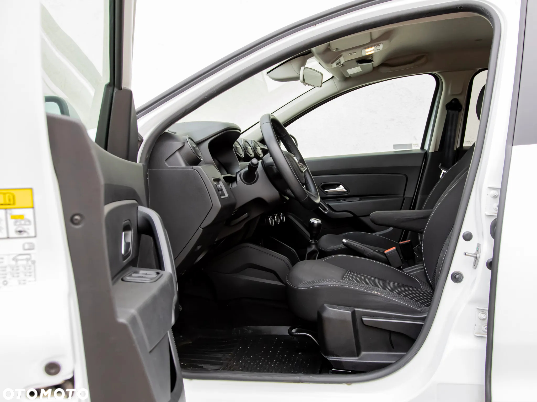 Dacia Duster 1.6 SCe Access S&S - 27