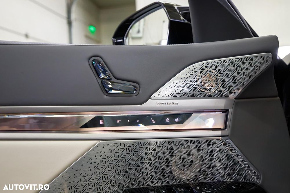 BMW M7 M760e xDrive AT PHEV - 13
