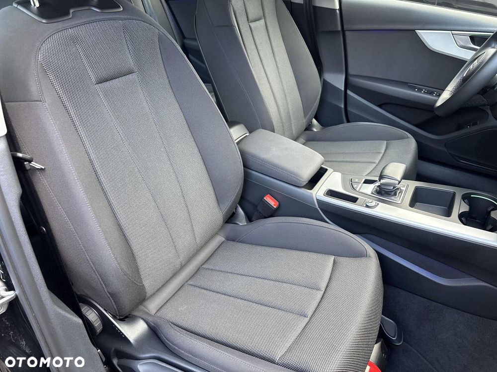 Audi A4 Limousine - 23