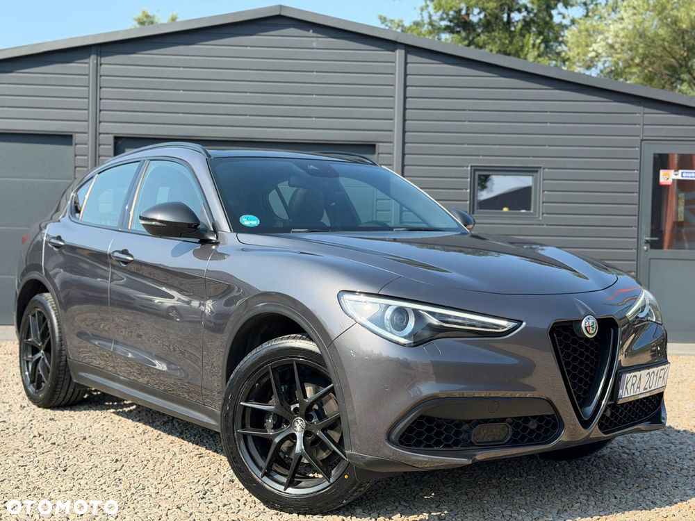 Alfa Romeo Stelvio 2.0 Turbo 16V AT8-Q4 B-Tech - 1