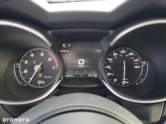 Alfa Romeo Stelvio - 14