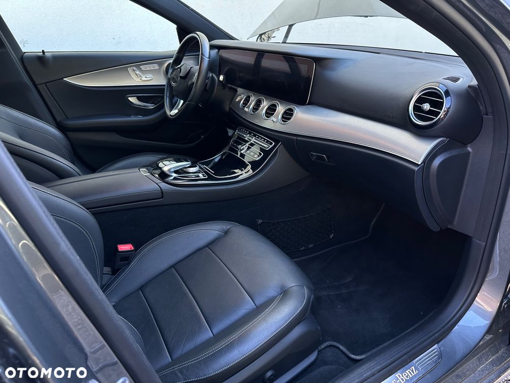 Mercedes-Benz Klasa E 200 4-Matic 9G-TRONIC - 5