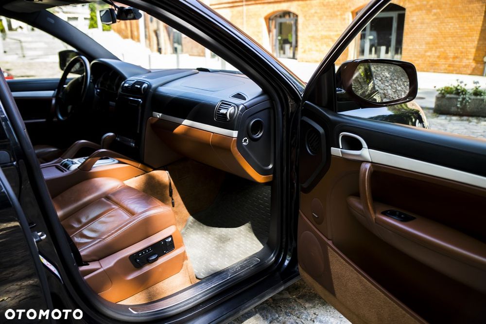 Porsche Cayenne - 13