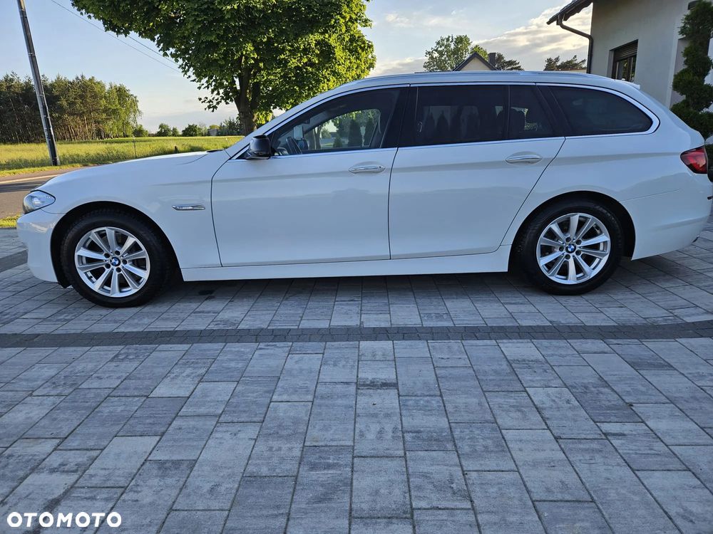 BMW Seria 5 525d xDrive - 12