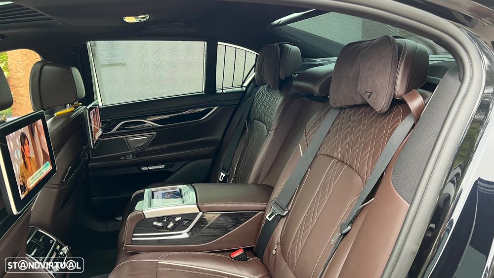 BMW 730 d Pack M - 23
