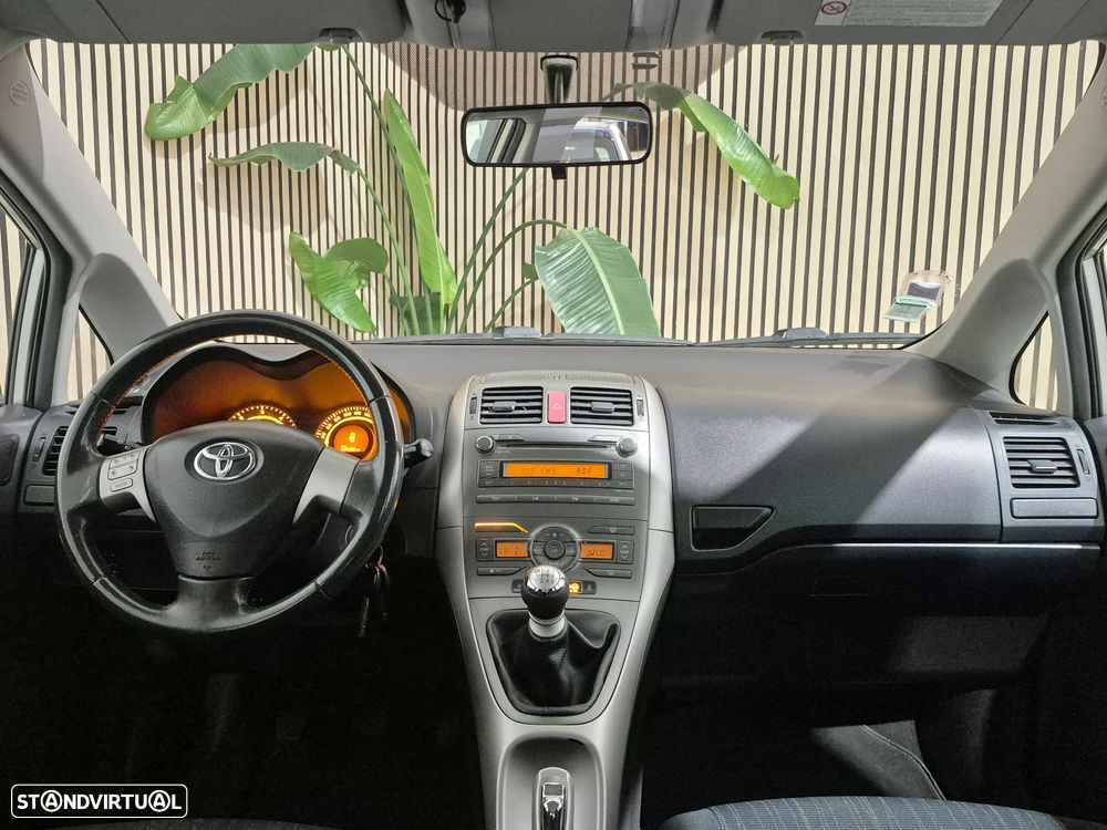 Toyota Auris 1.4 D-4D Comfort - 10