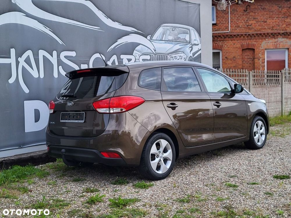 Kia Carens - 11