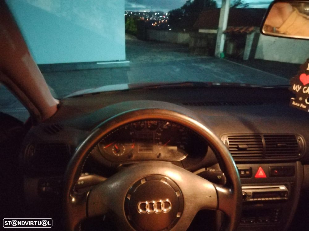 Audi A3 1.8 - 16