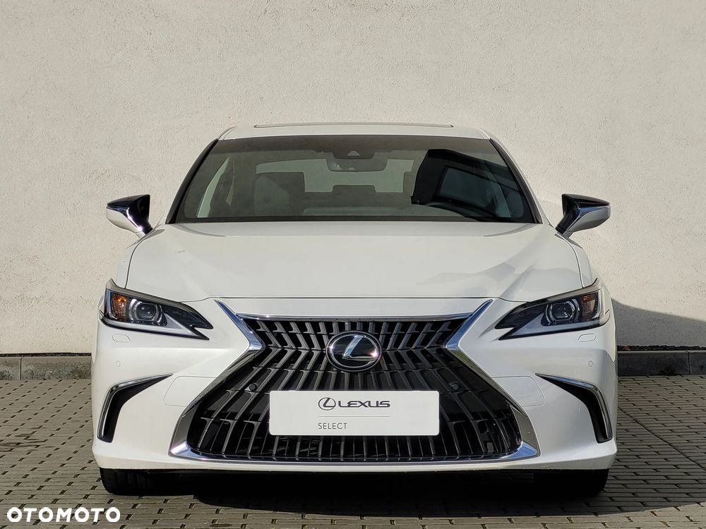 Lexus ES - 7