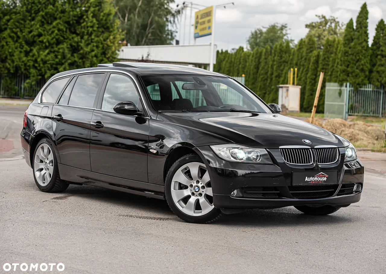 BMW Seria 3 325xi Touring - 9
