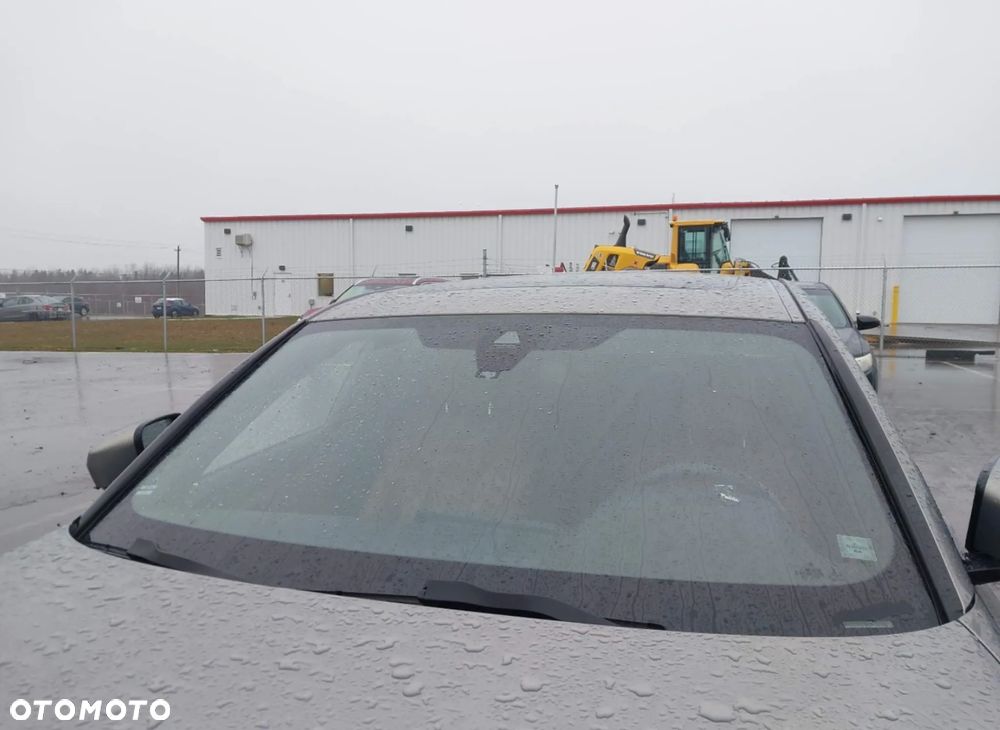 BMW Seria 3 330i xDrive M Sport Shadow - 17