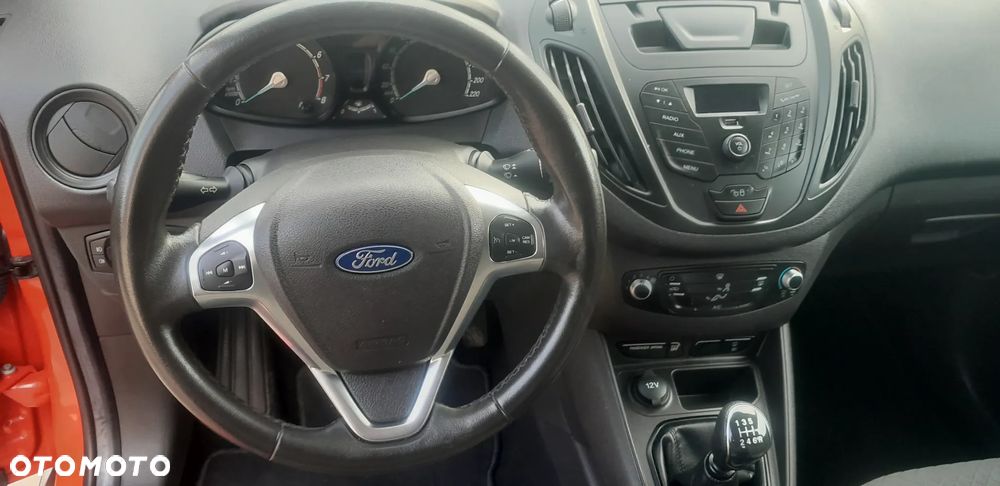 Ford Tourneo Courier - 16