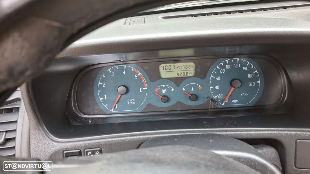 Nissan Terrano - 12