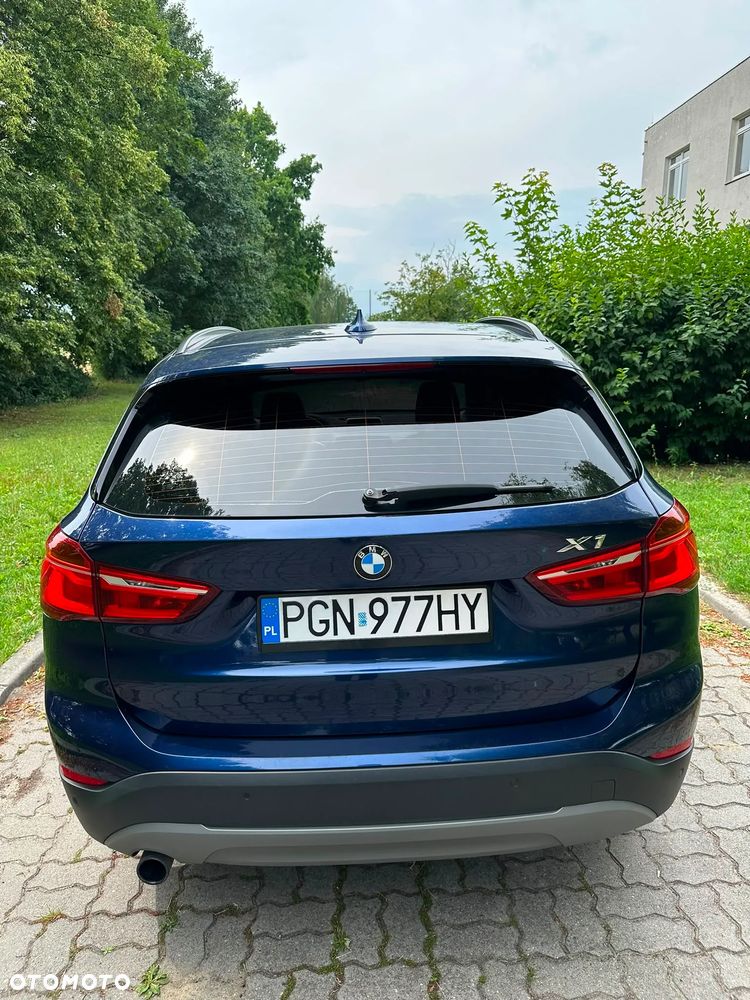 BMW X1 sDrive18i - 9