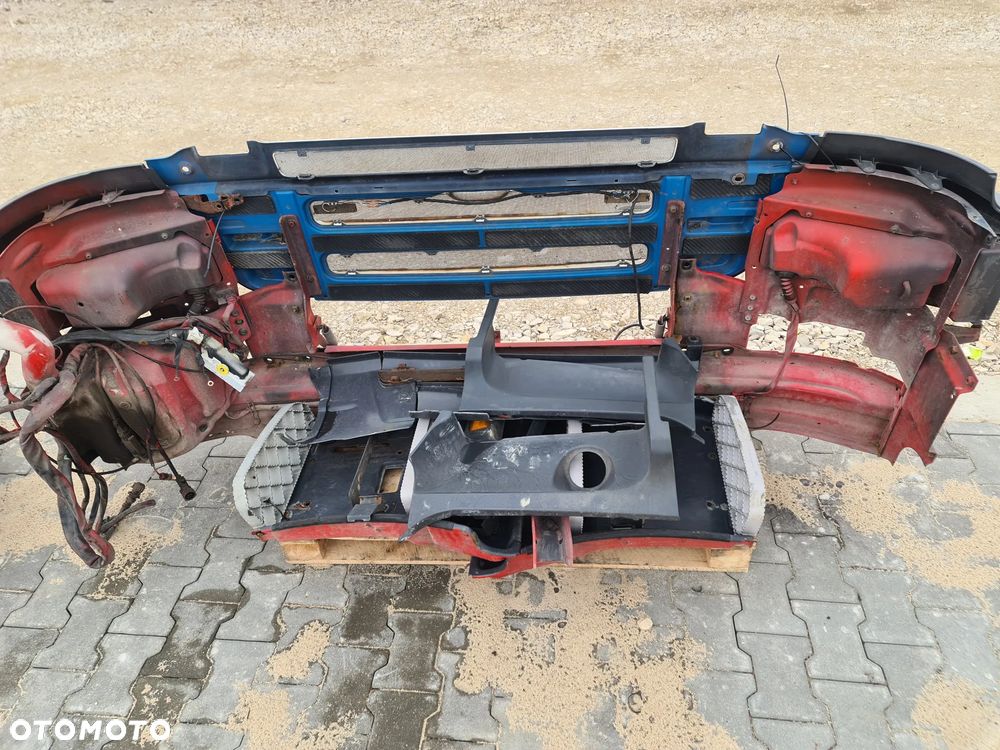 KOMPLETNY ZDERZAK LAMPY BELKA STOPNIE SCANIA P - 4