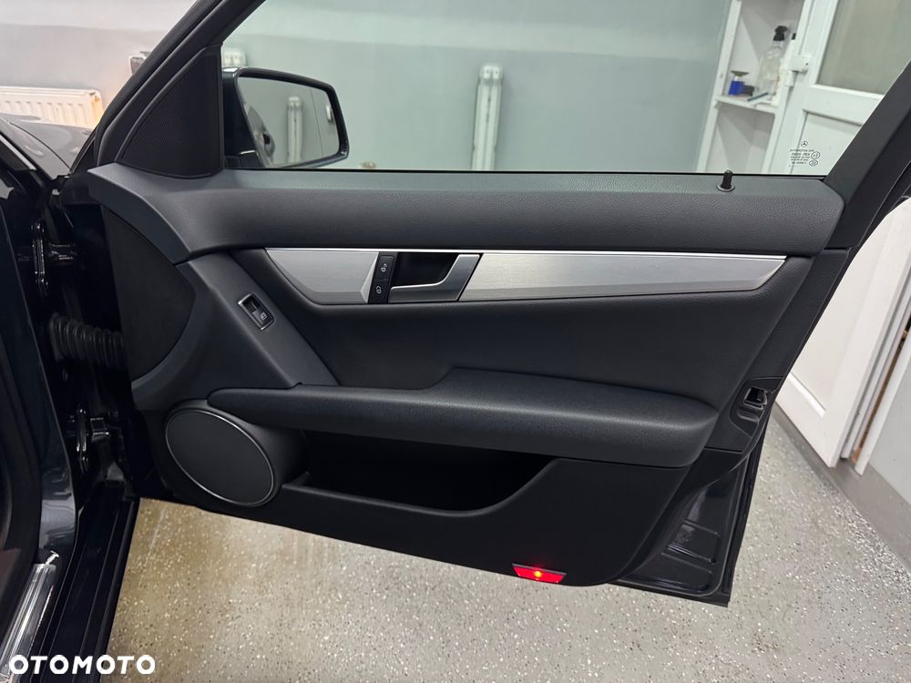 Mercedes-Benz Klasa C 180 Kompressor Automatik Avantgarde - 34