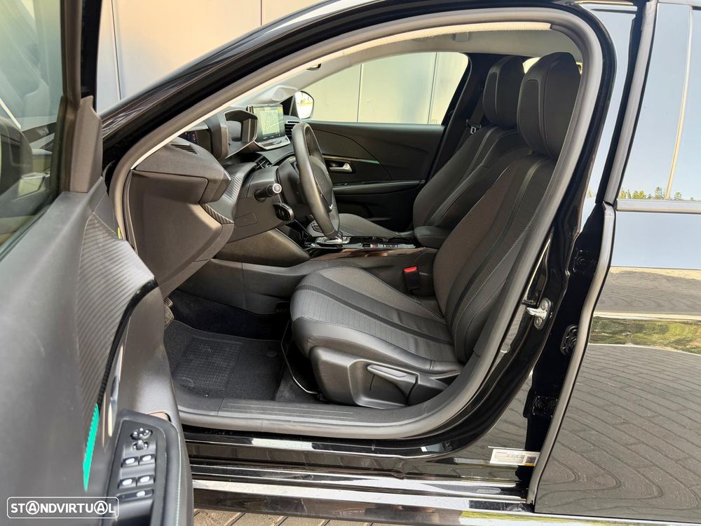 Peugeot e-208 Allure - 8