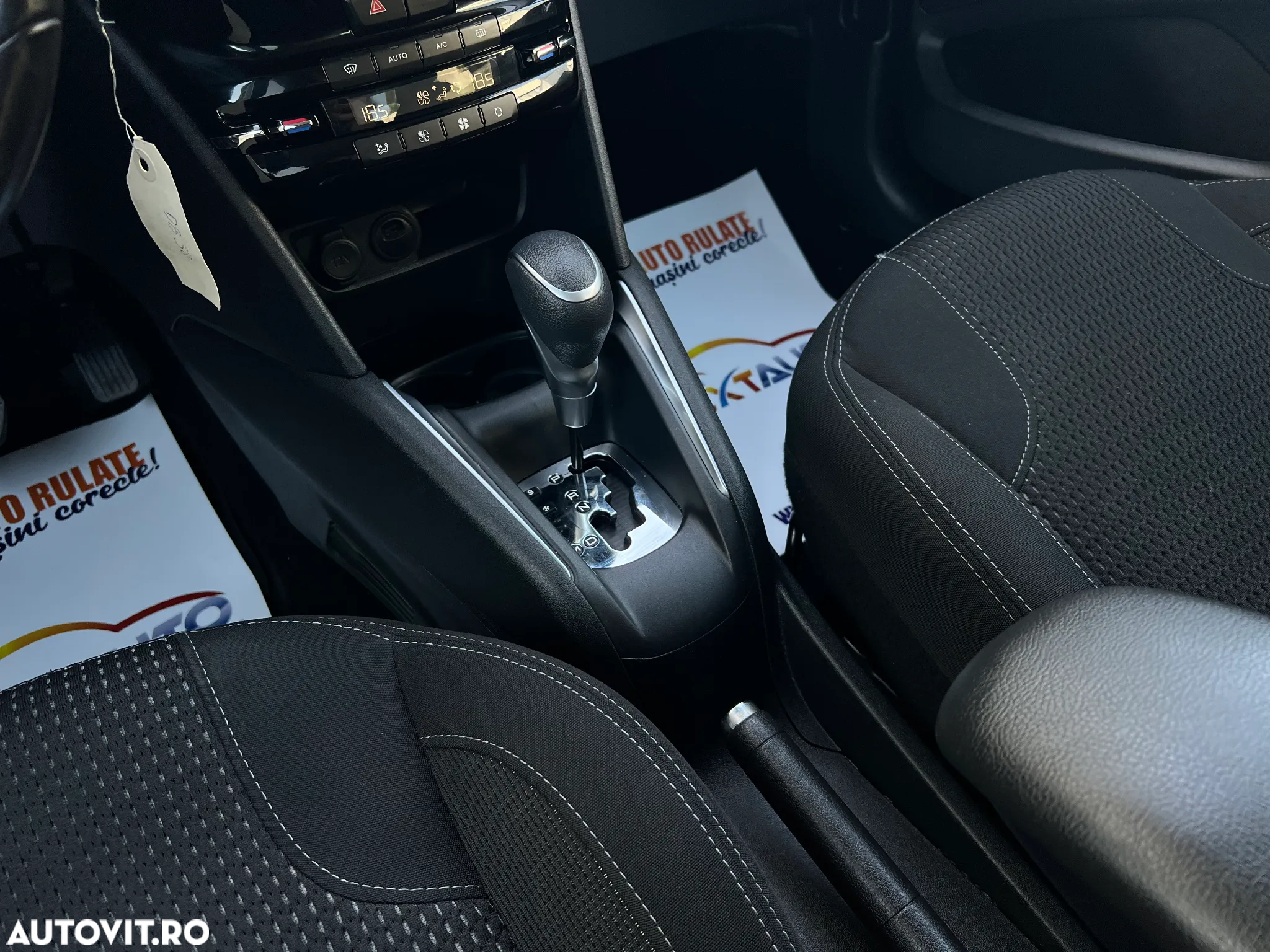 Peugeot 208 PureTech 110 Stop & Start EAT6 Allure - 11