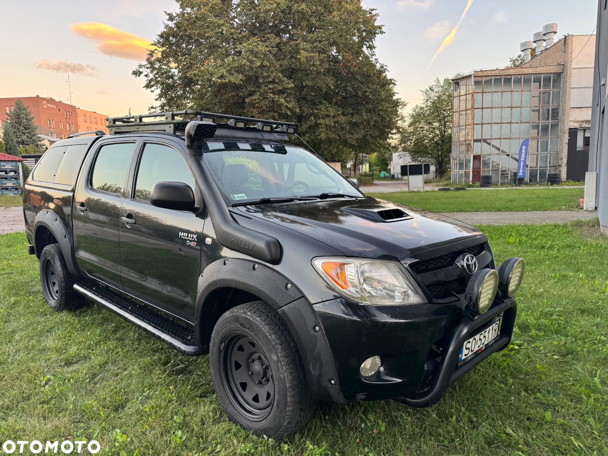 Toyota Hilux 2.5 D-4D DLX + - 1