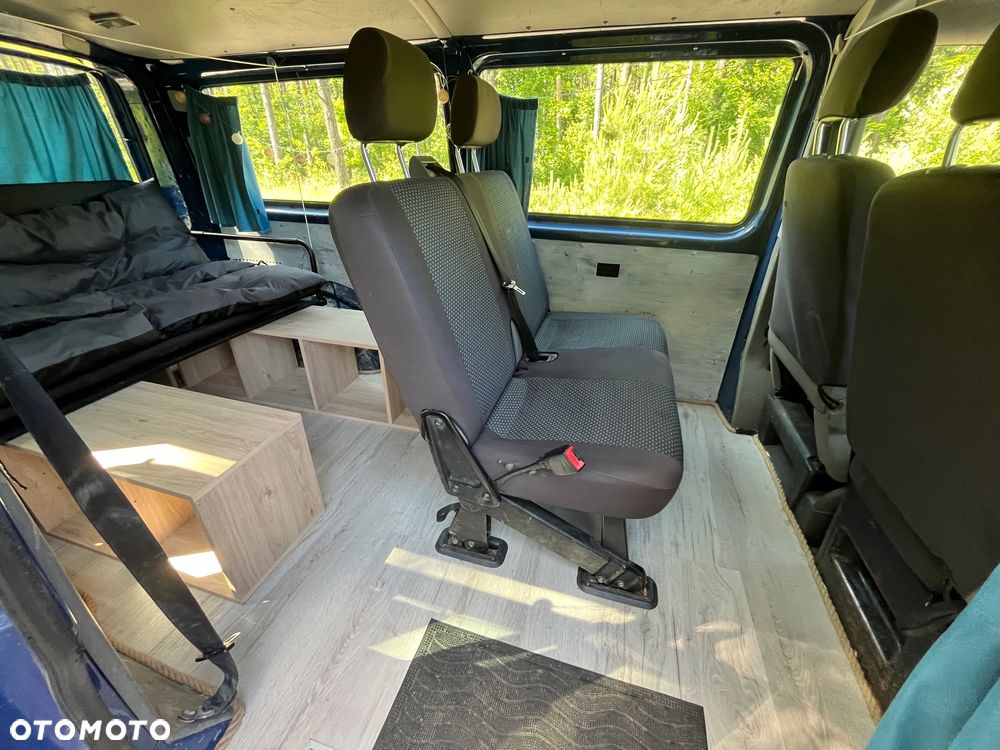 Volkswagen Transporter T5 TDI L2H1 - 10