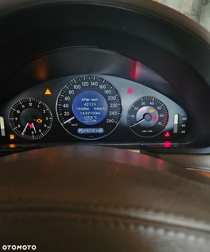 Mercedes-Benz Klasa E 500 4-Matic Elegance - 16