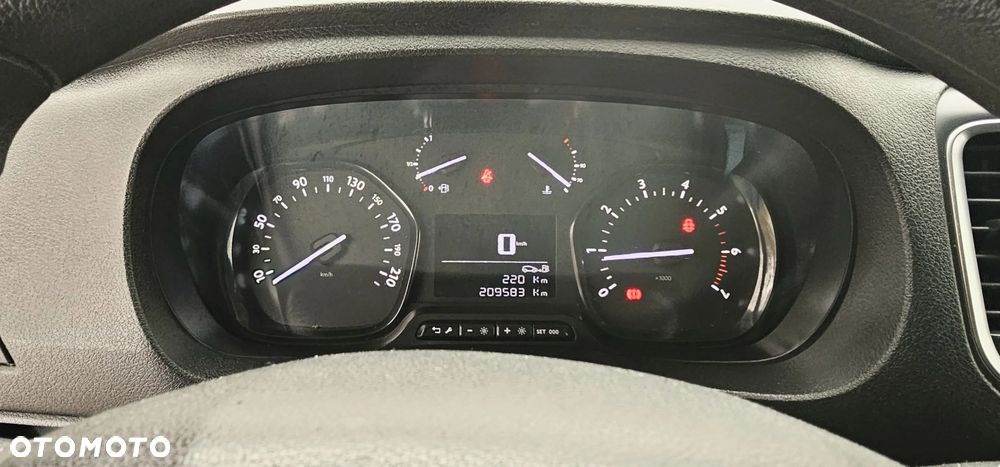 Peugeot Expert - 8