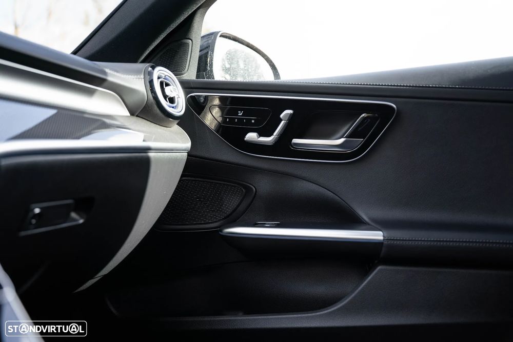 Mercedes-Benz C 300 e AMG Line - 38