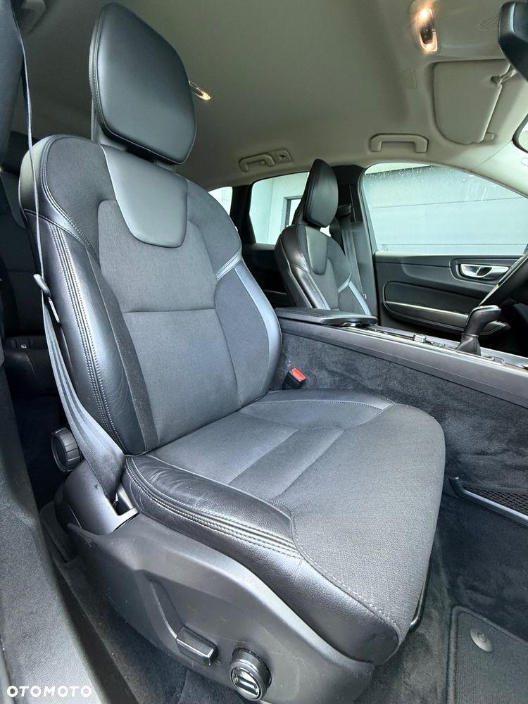 Volvo XC 60 D3 Momentum Pro - 23