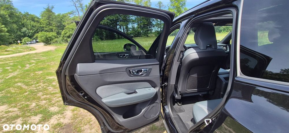 Volvo XC 60 T8 Plug-In Hybrid AWD R-Design - 26